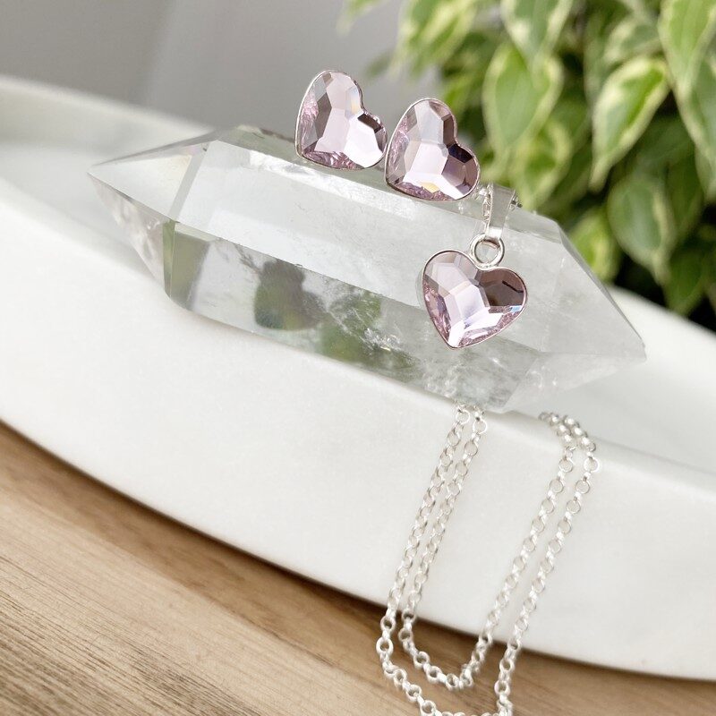 Komplet biżuterii z sercami: kolczyki, zawieszka i łańcuszek - kryształy Swarovski Rosaline (różowe)