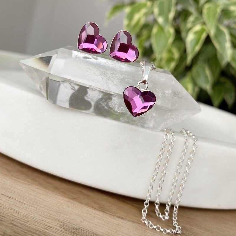 Komplet biżuterii z sercami: kolczyki, zawieszka i łańcuszek - kryształy Swarovski Fuchsia (fujsja)