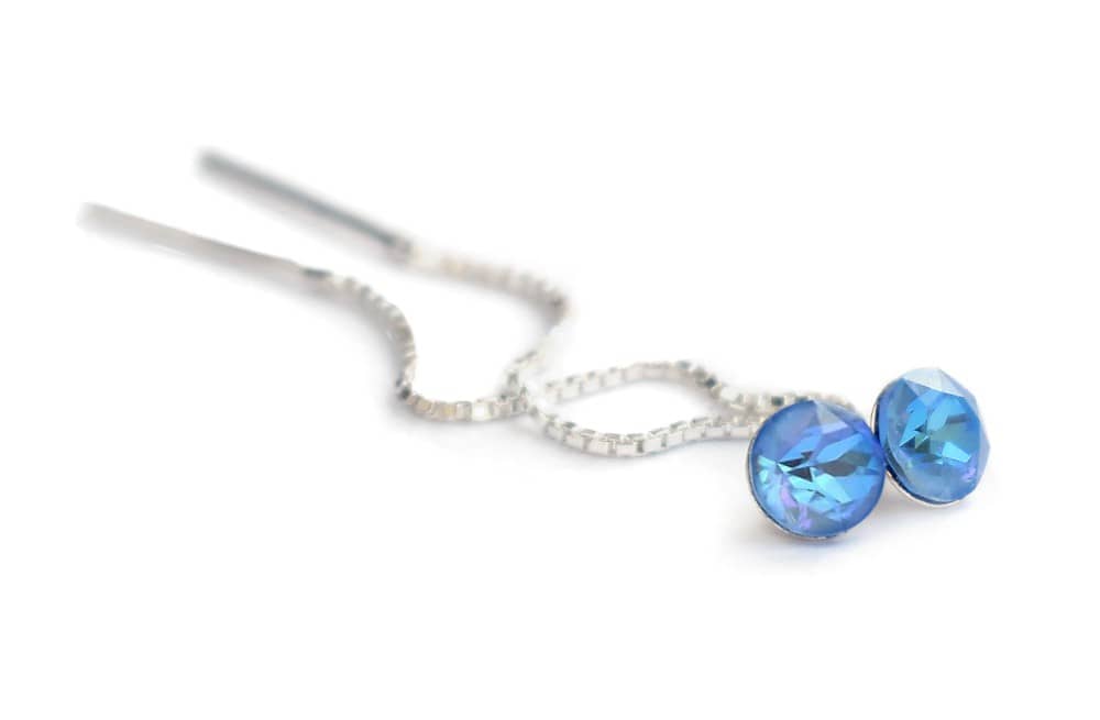 Srebrne kolczyki na łańcuszkach z niebieskimi kryształkami Swarovski - Ocean DeLite