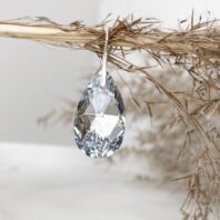 Srebrny wisior z kryształem Swarovskiego w kształcie kropli