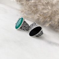 Srebrne pierścionki w orientalnym stylu z kamieniami naturalnymi